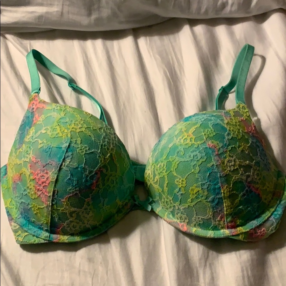 Victoria’s Secret push up bra size 36D